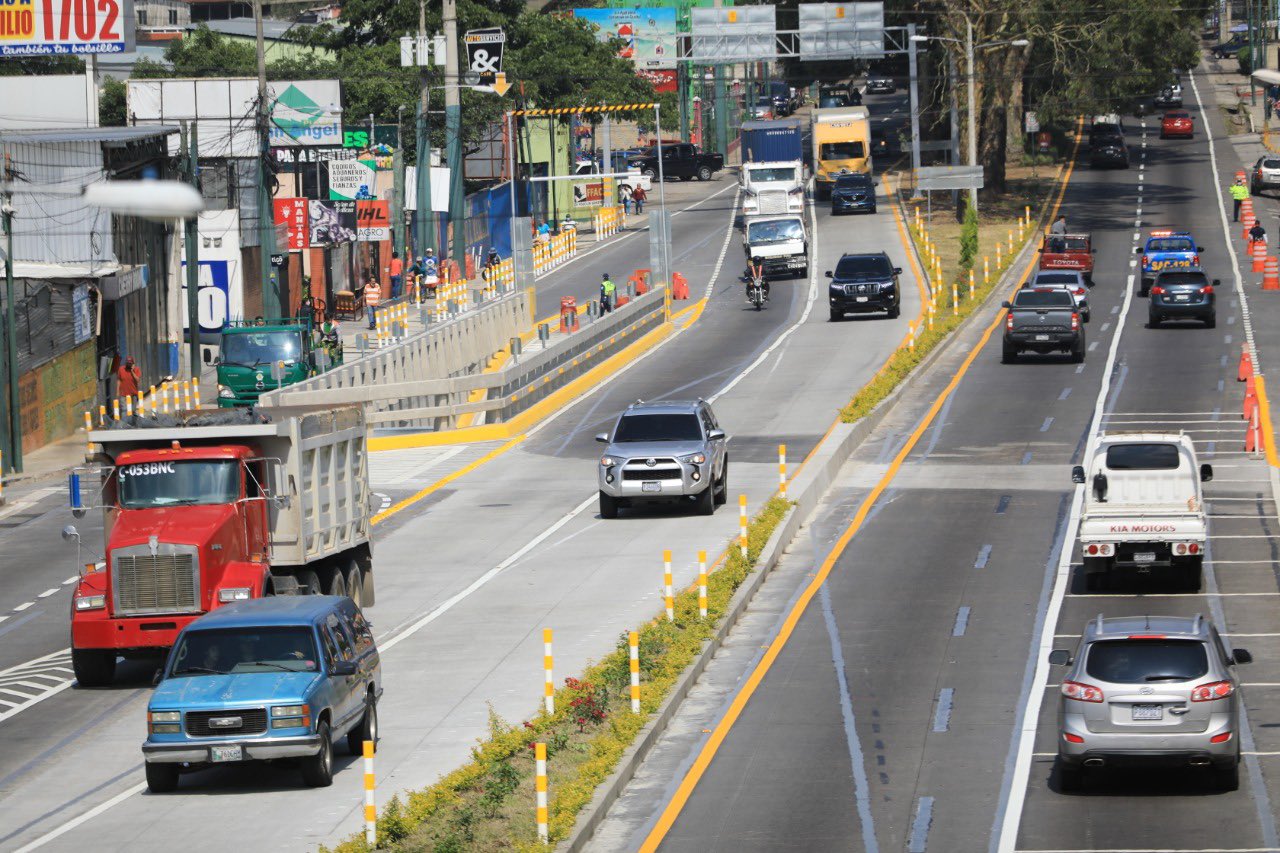 Este 19 de mayo se inauguró el paso a desnivel Alux en San Lucas Sacatepéquez. (Foto Prensa Libre: Tomada de @DrGiammattei)