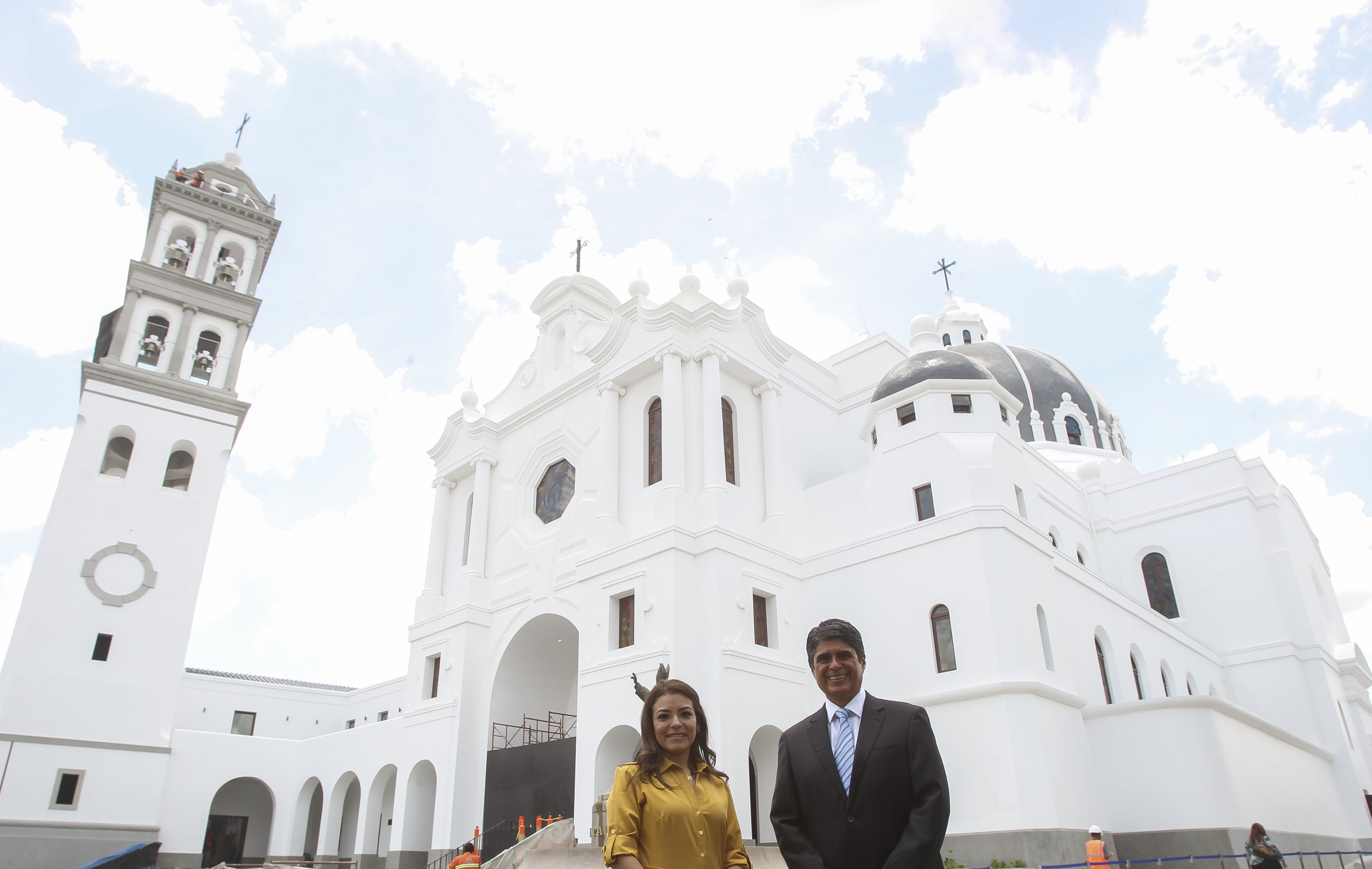 Lourdes Mendoza, directora  ejecutiva de Asfec y Hector Leal CEO Grupo Cayalá. Foto Prensa Libre: Norvin Mendoza.