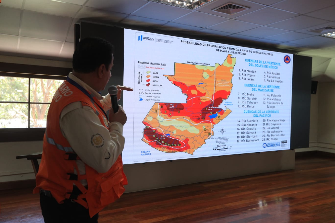 Las autoridades dieron a conocer las proyecciones sobre la temporada de lluvia 2022. (Foto Prensa Libre: María José Bonilla)