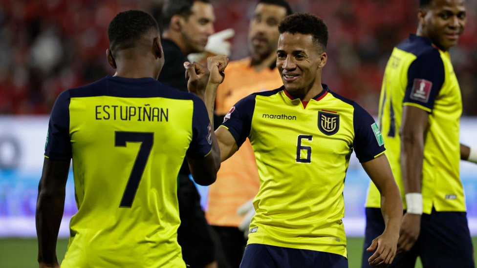 El fin de la novela entre las Selecciones de Ecuador, Perú y Chile ya tiene su capítulo final: Castillo y la tricolor jugarán el Mundial. (Foto Prensa Libre: BBC Mundo Deportes)