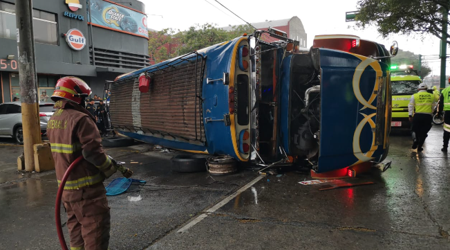 ACCIDENTE DE BUS ZONA 9