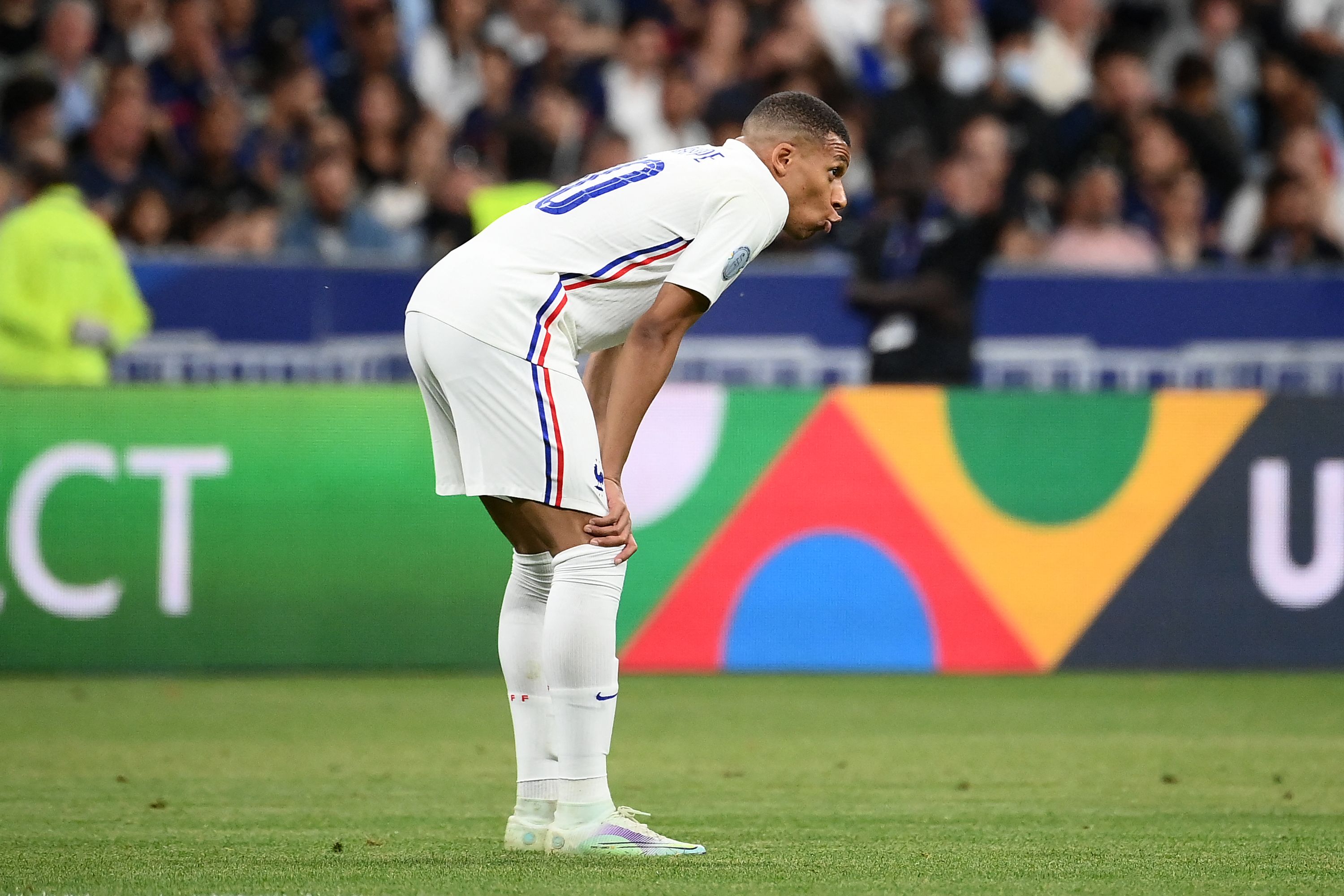 Mbappé durante un partido con la Selección de Francia. Foto Prensa Libre (AFP)