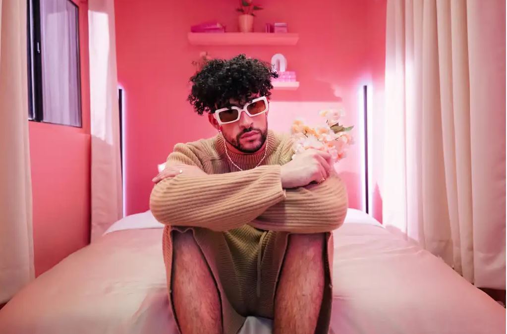 El reguetonero Bad Bunny no se ha pronunciado por los comentarios de León Larregui. (Foto Prensa Libre: EFE)