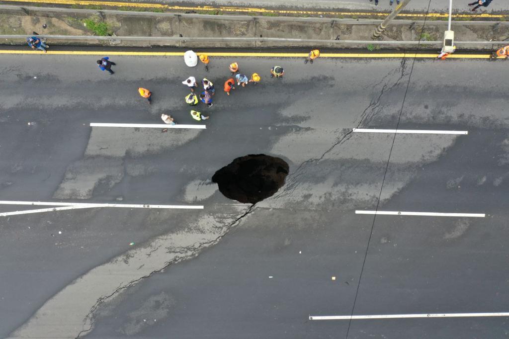 Caverna en ruta al Pacífico