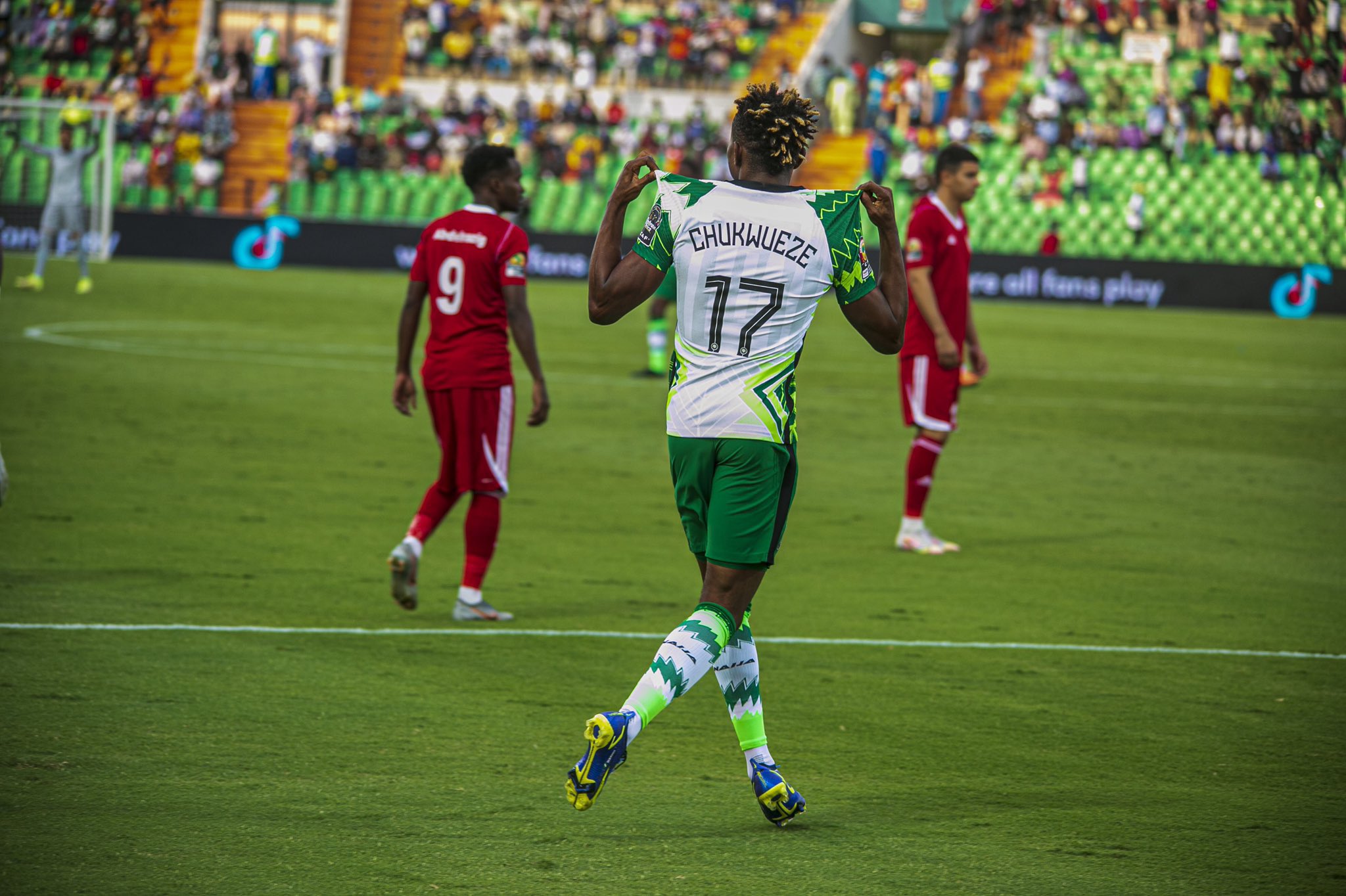 Nike recibió al menos tres millones de órdenes de la camiseta de 90 dólares incluso antes de que saliera a la venta. (Foto Federación de Nigeria).