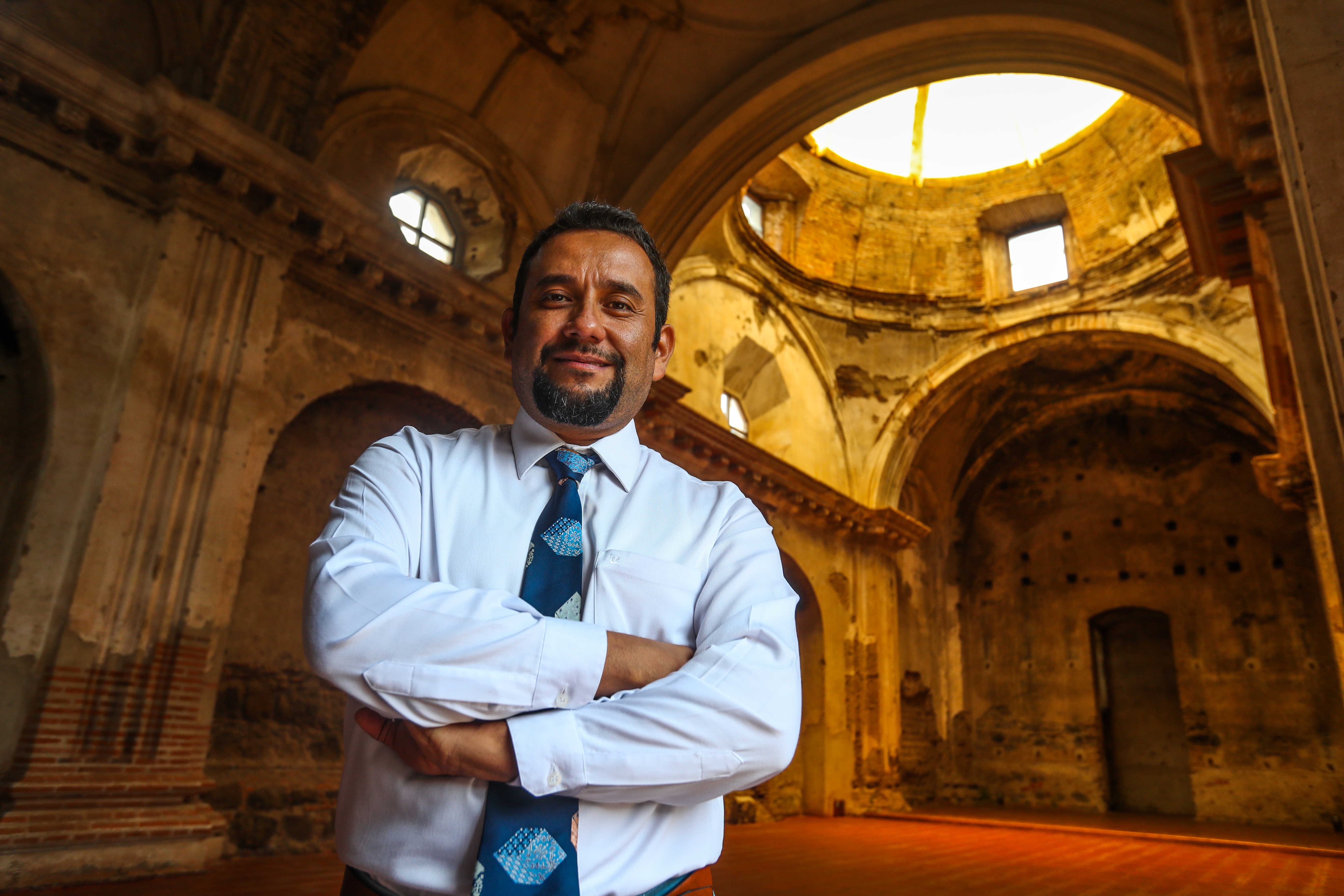 Javier Quiñónez, especializado en restauración de bienes patrimoniales, fue electo conservador de Antigua Guatemala, en mayo, y tomó posesión del cargo el 1 de junio. (Foto Prensa Libre, Juan Diego González)