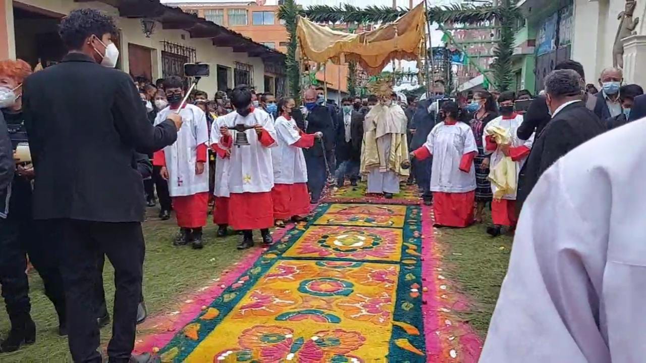 Recorrido del Corpus Christi en Patzún, el 19 de junio del 2022. 
(Foto Prensa Libre: Transmisión Municipalidad de Patzún)