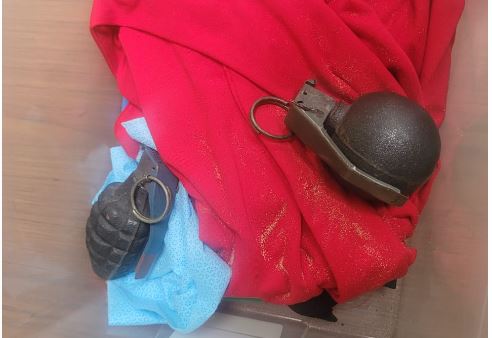 Las granadas iban en una caja de supuestas donaciones. (Foto: PNC)