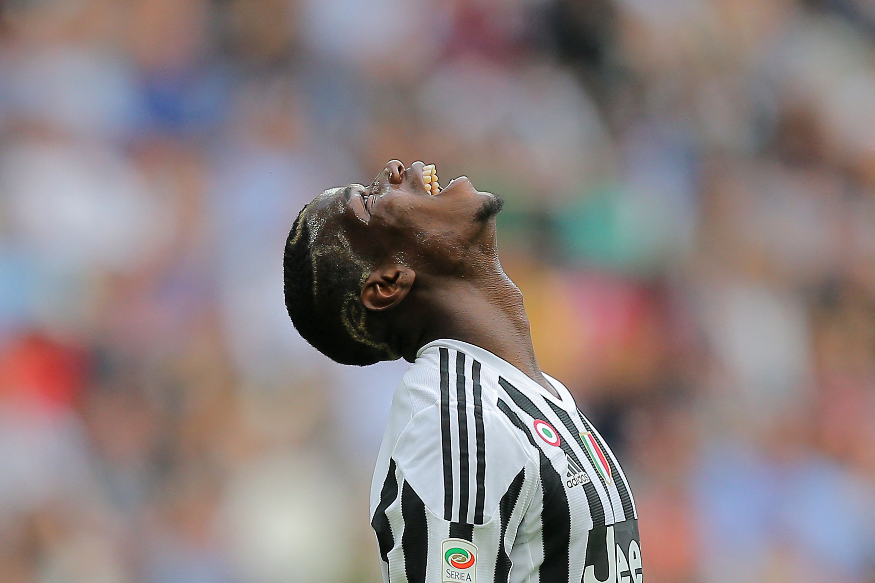 Pogba no ha tenido un buen inicio de temporada entre rumores de su enemistad con Kylian Mbappé y ahora con la operación de rodilla que le podría dejar fuera del Mundial. (Foto Prensa Libre: AFP)