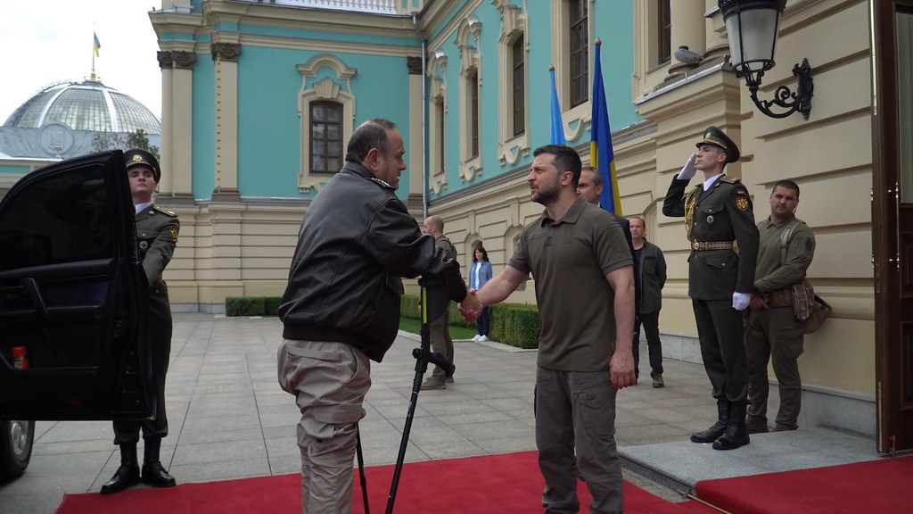 Giammattei junto a Zelenski en Ucrania