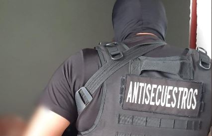 Operativo antisecuestro de la PNC rescató a una persona y capturó a tres secuestradores