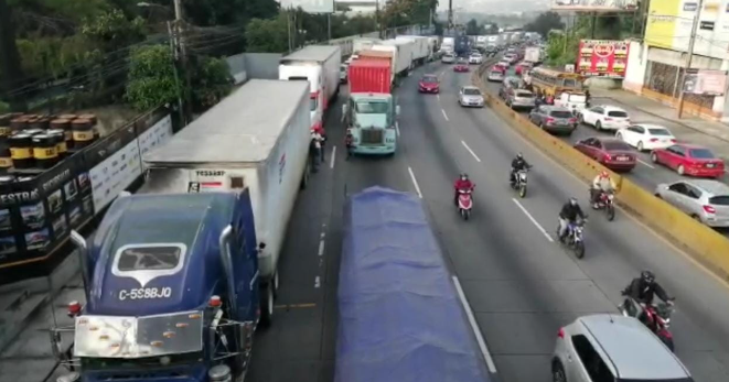 Tráileres en la ruta al Pacífico