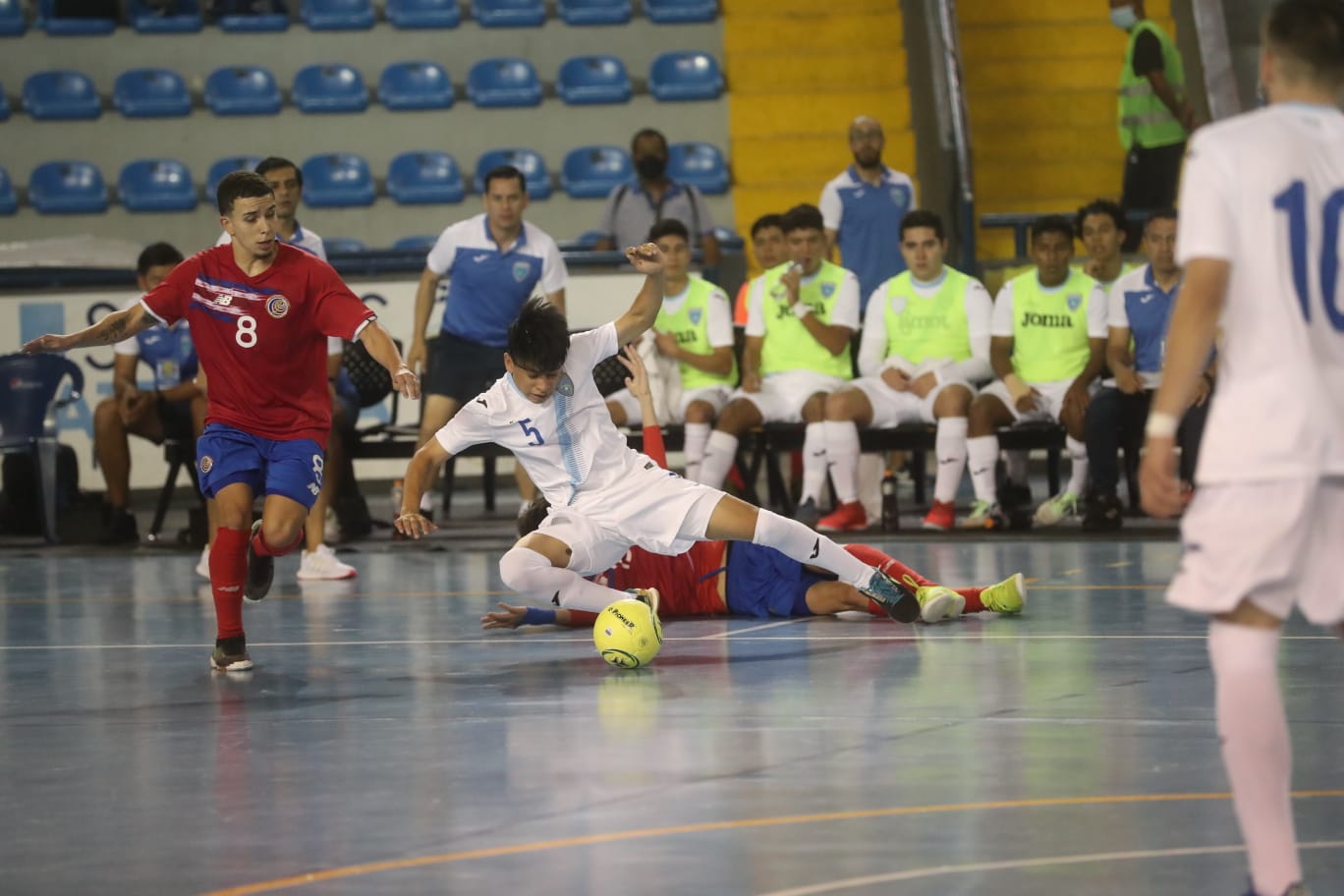 La Bicolor Nacional no pudo mantener su ventaja y terminó cayendo. (Foto Prensa Libre: Erick Ávila)