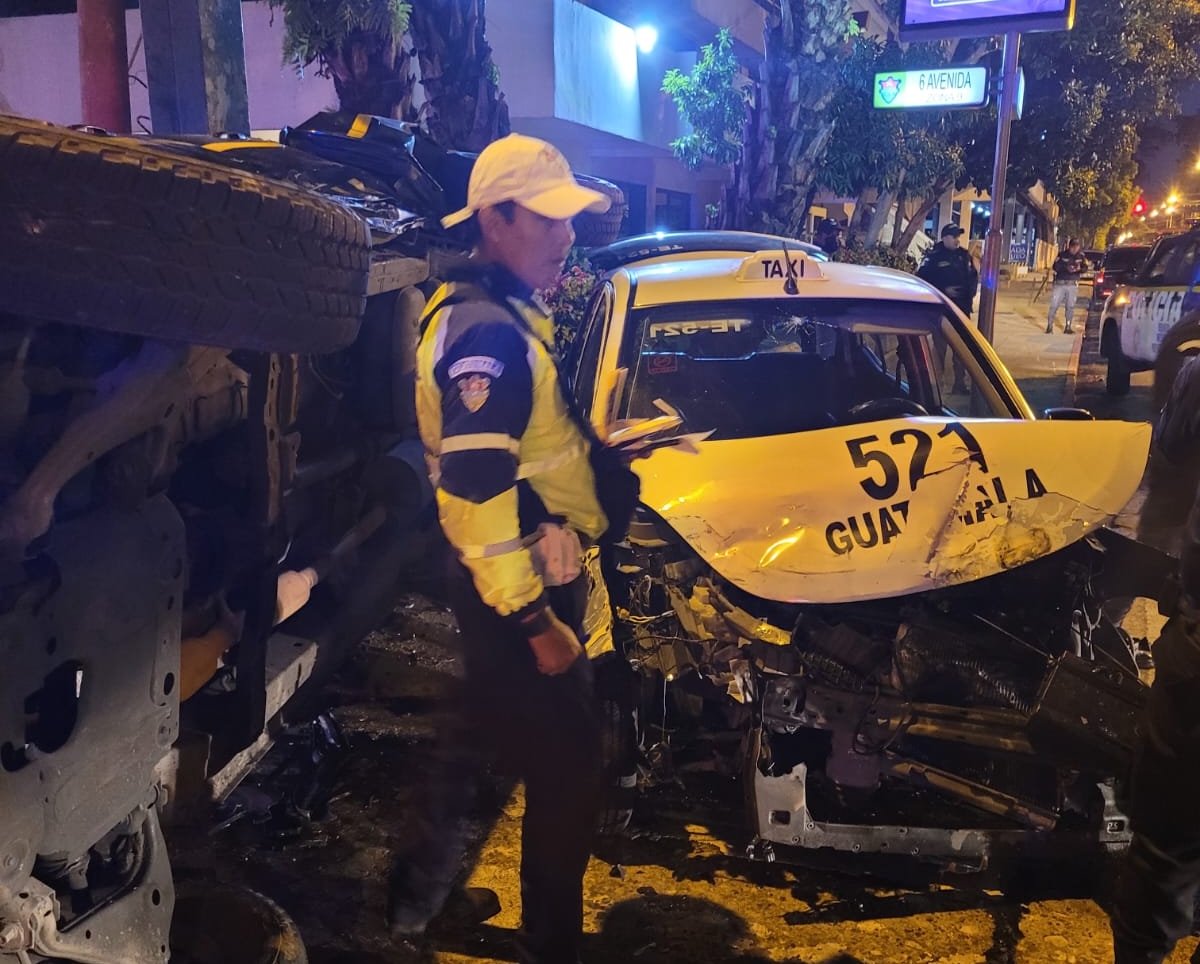 Según EMETRA los agentes de PNC se negaron a dar documentos de identificación de las personas involucradas en el accidente. Fotografía: Emetra.