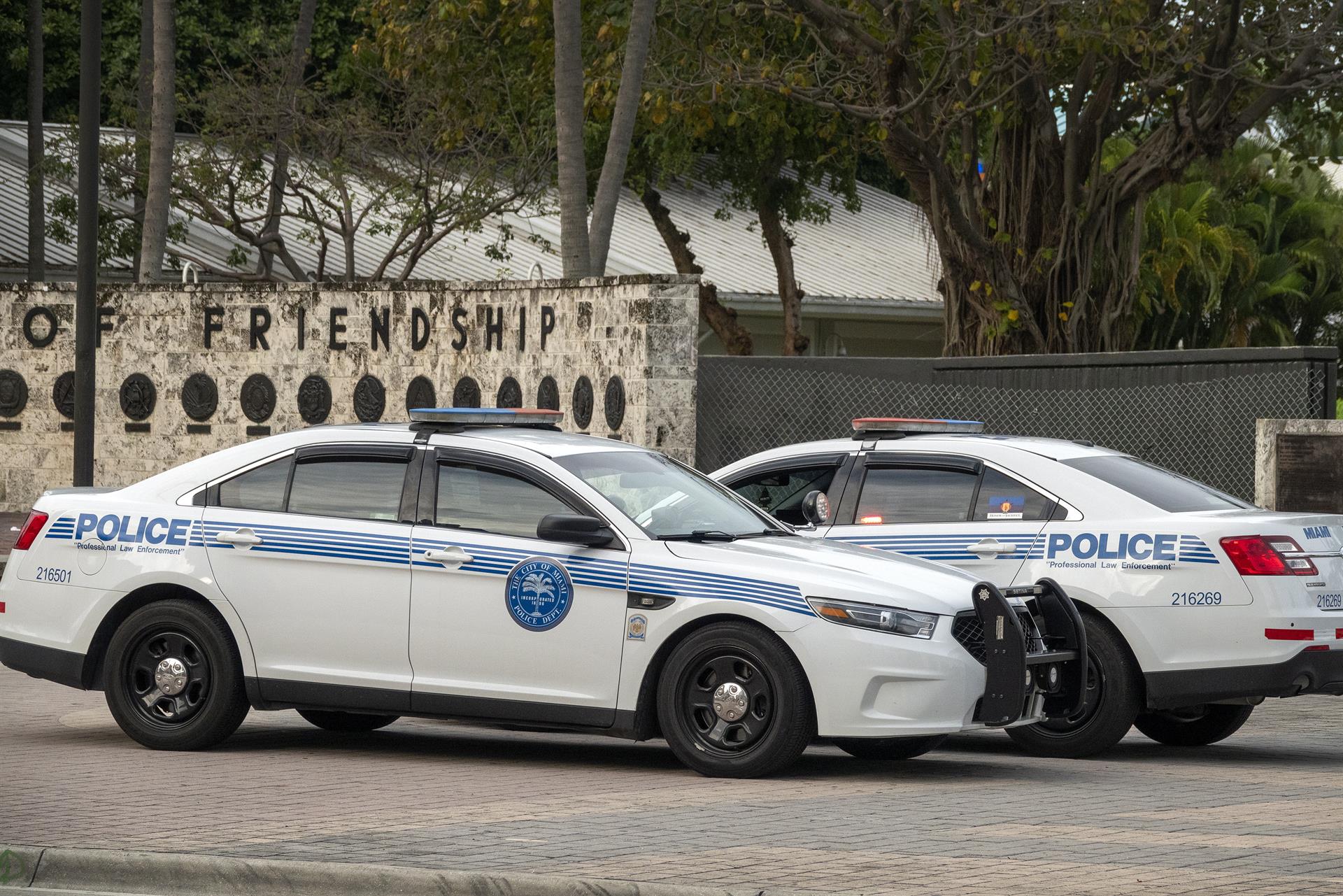 Policía