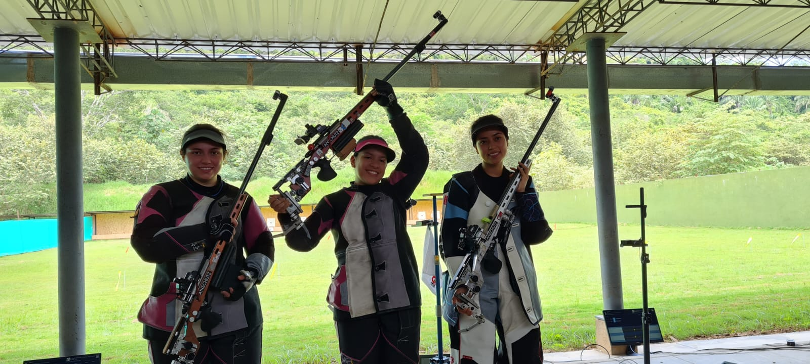 Tiro deportivo celebró la conquista de una medalla de oro. Foto Prensa Libre (COG)