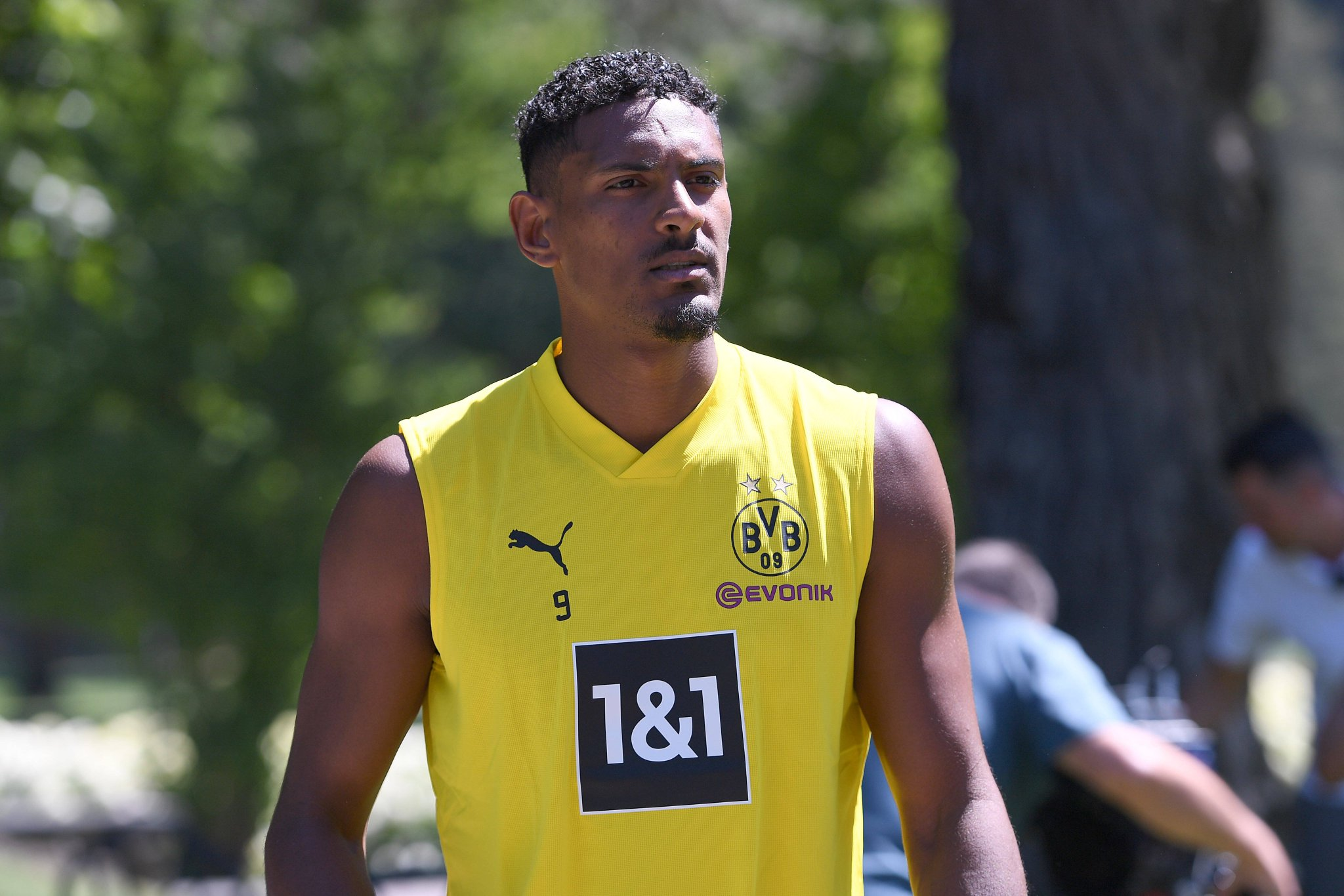 Sébastien Haller estará fuera de los terrenos de juego durante algunos meses. Foto Prensa Libre (@BVB)
