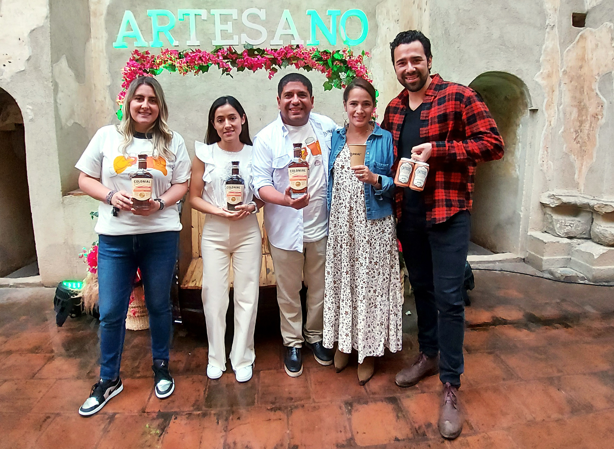 El lanzamiento Ron Colonial Artesano fue en el Convento Santa Clara en Antigua Guatemala. Foto Prensa Libre: Cortesía