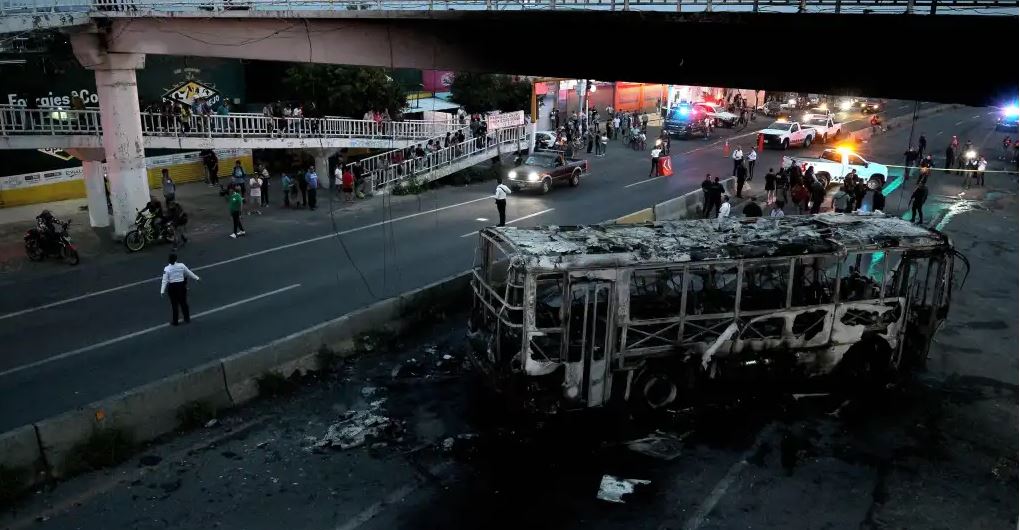 El Cartel Jalisco Nueva Generación causó varios hechos violentos en represalia por la captura de varios de sus compañeros. (Foto Prensa Libre: AFP)