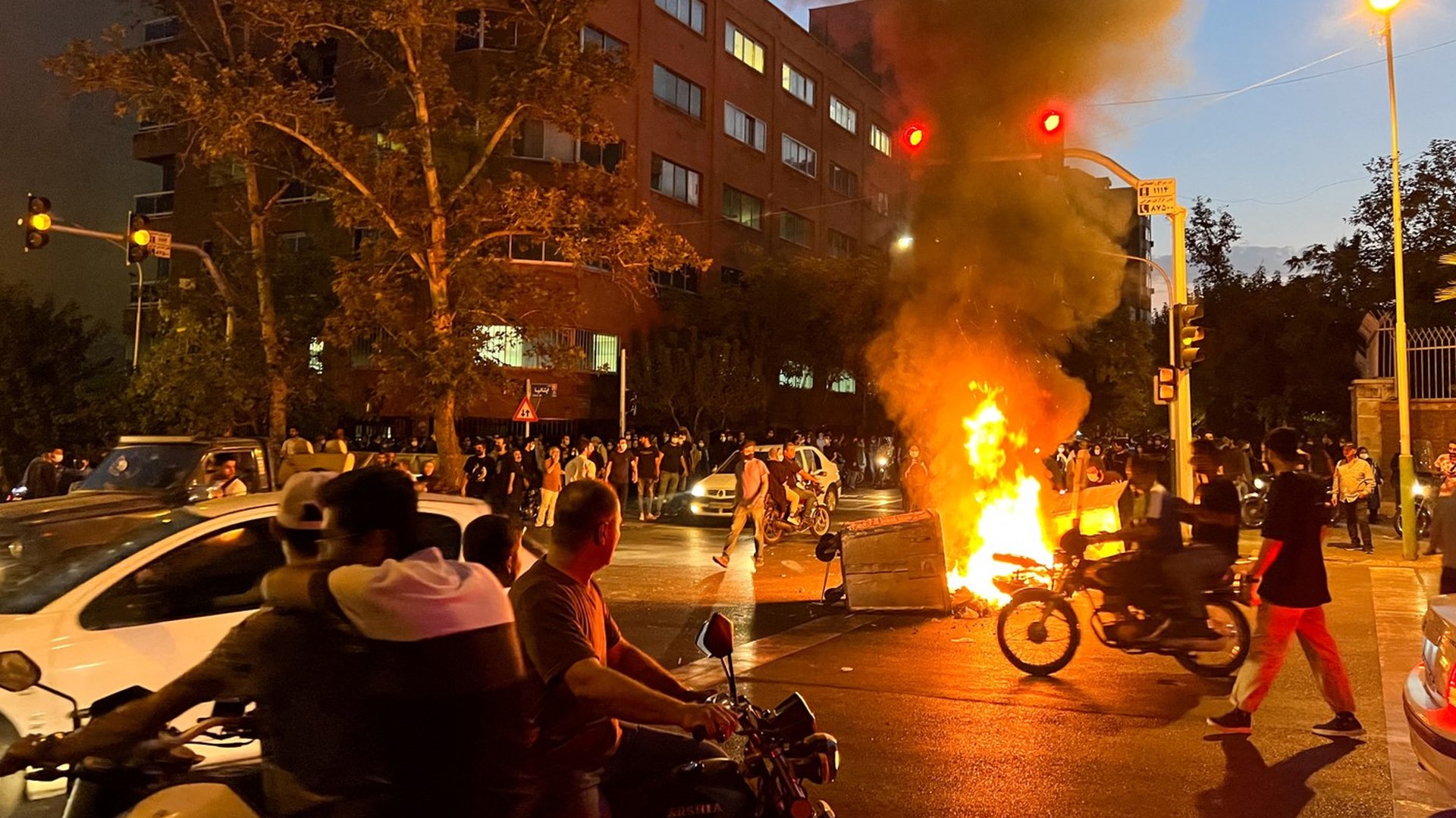 Las protestas se desataron tras la muerte de Mahsa Amini. (REUTERS)