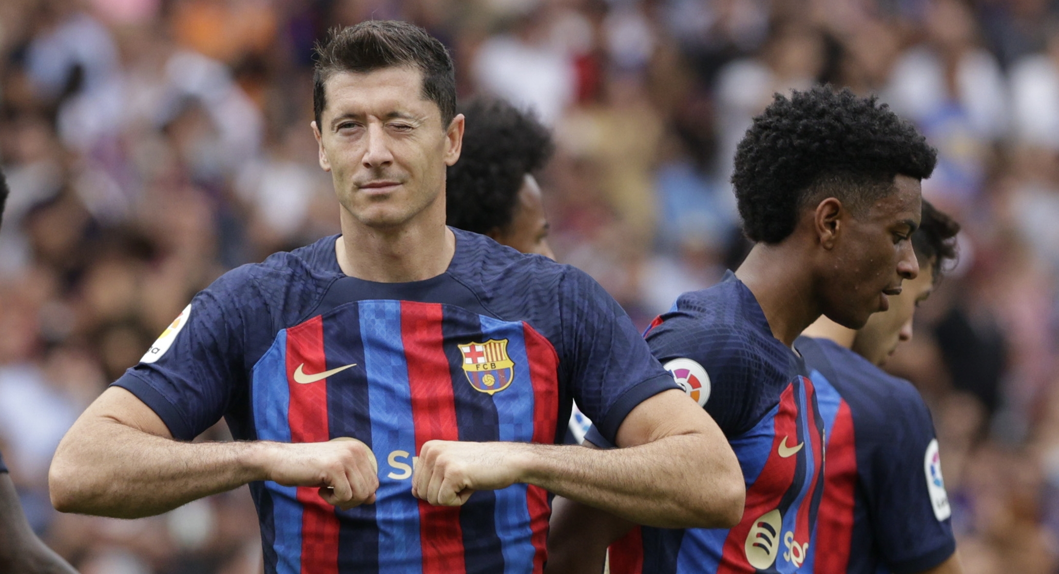 Lewandowski volvió a dejar su marca goleadora este sábado con un doblete frente al Elche. (Foto Prensa Libre: EFE)