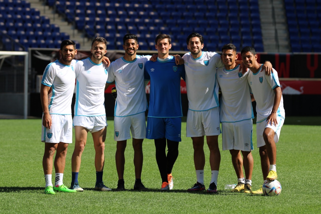 Los jugadores de Guatemala en el Red Bull Arena. (Foto Prensa Libre: Fedefut)