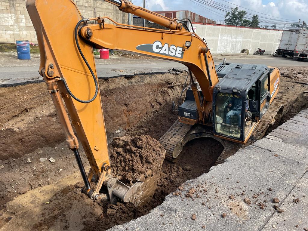 Trabajos de mitigación en la 27 avenida del área industrial de El Naranjo, Mixco. (Foto Prensa Libre: Municipalidad de Mixco)