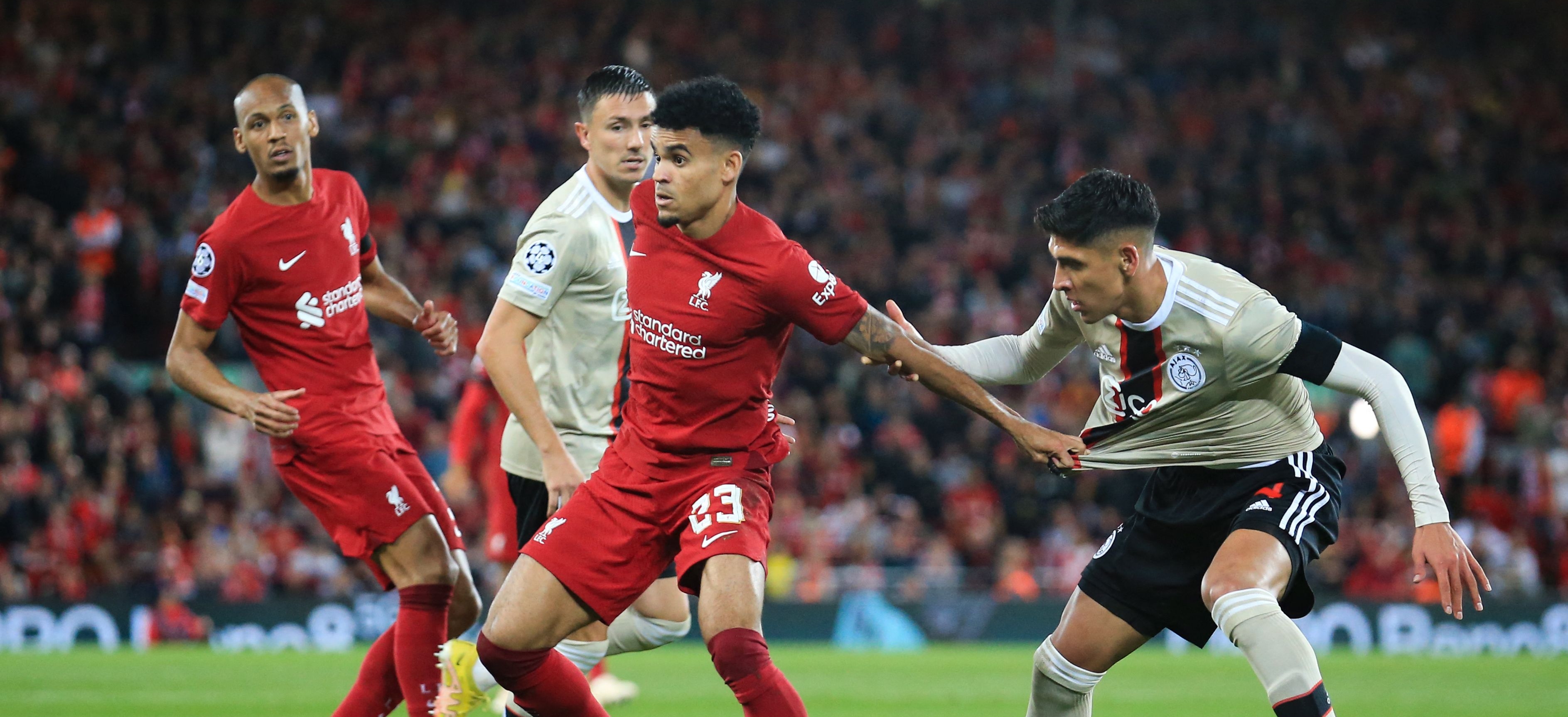 El colombiano Luis Díaz en el juego contra el Ajax, en la Champions League. (Foto Prensa Libre: AFP)