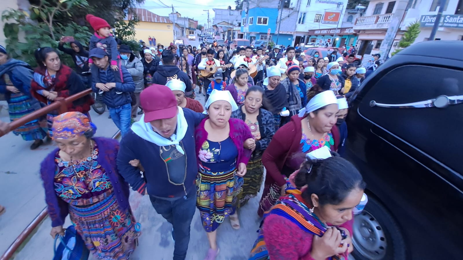 Llegada de los cuerpos a Totonicapán 