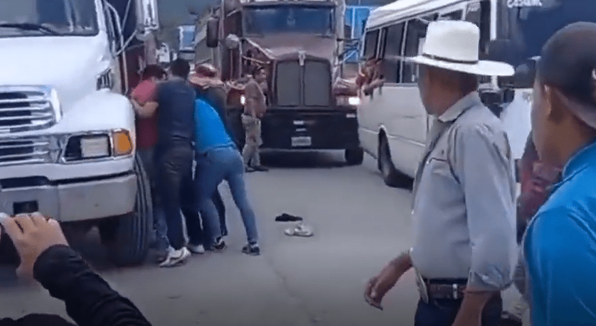 Pelea de pilotos en Baja Verapaz