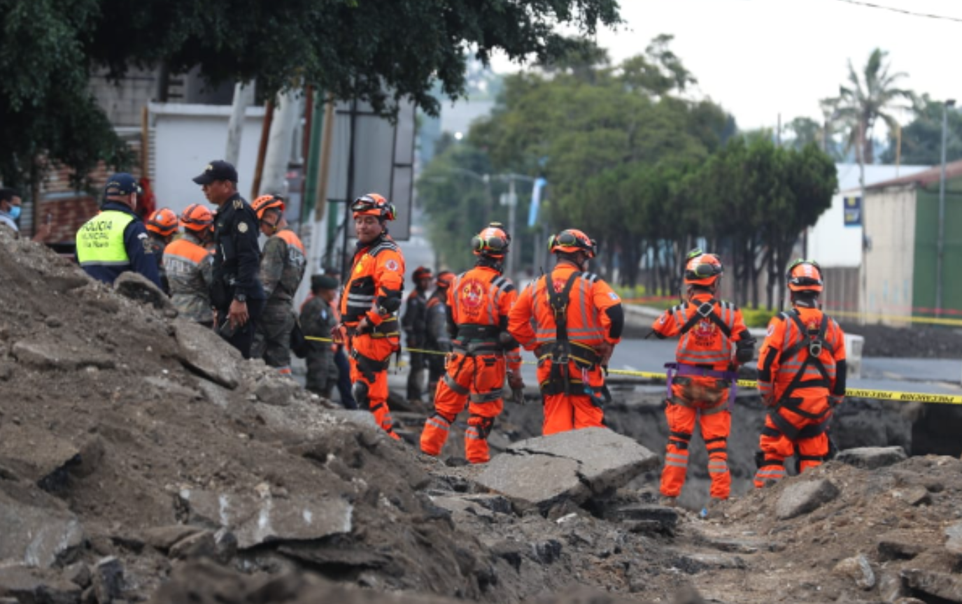 Socavón en Villa Nueva 