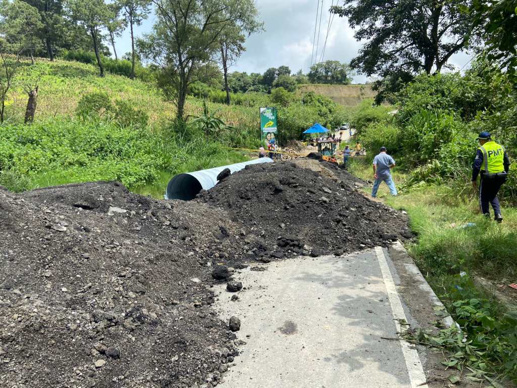 Socavón en San Pedro Ayampuc