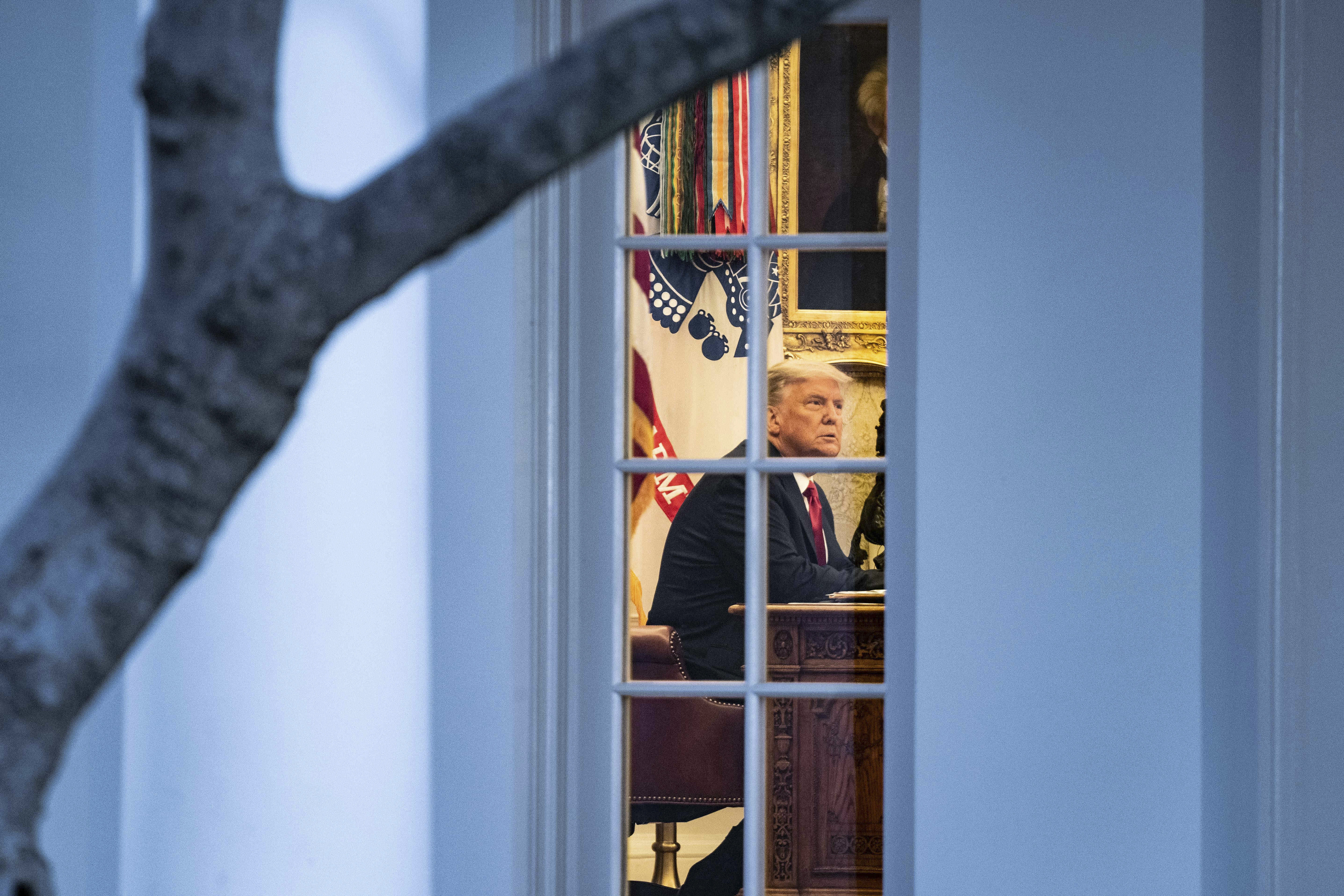 El presidente Donald Trump en el Despacho Oval de la Casa Blanca en Washington, el 13 de noviembre de 2020. (Foto Prensa Libre: Anna Moneymaker/The New York Times)