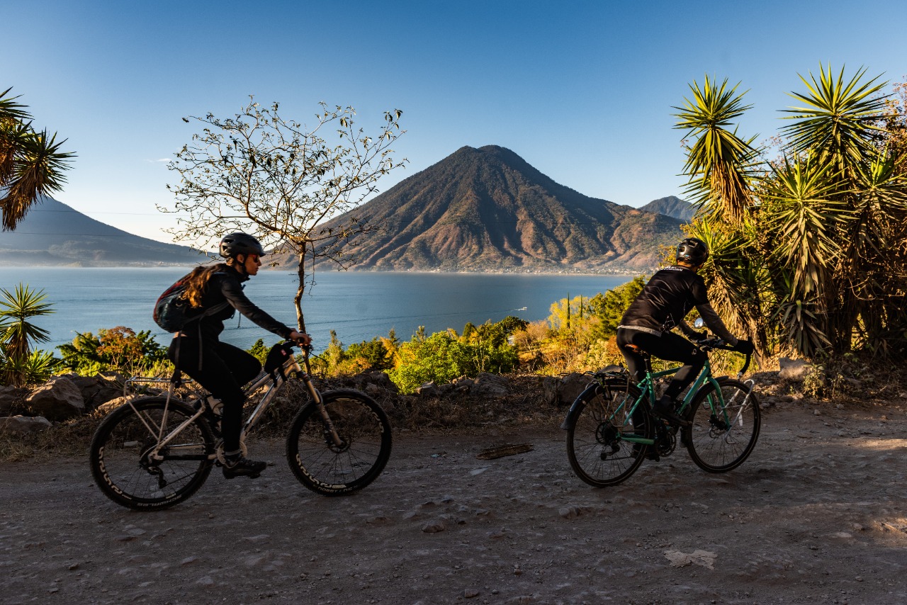 “Bici ruta 502” el documental que presenta la belleza de Guatemala