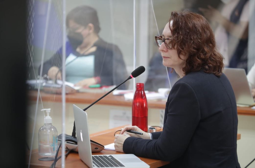 Ekaterina Arbolievna Parrilla Artuguina, es viceministra de Energía y Minas en la audiencia en el Tribunal Décimo. (Foto Prensa Libre: Carlos Hernández Ovalle)