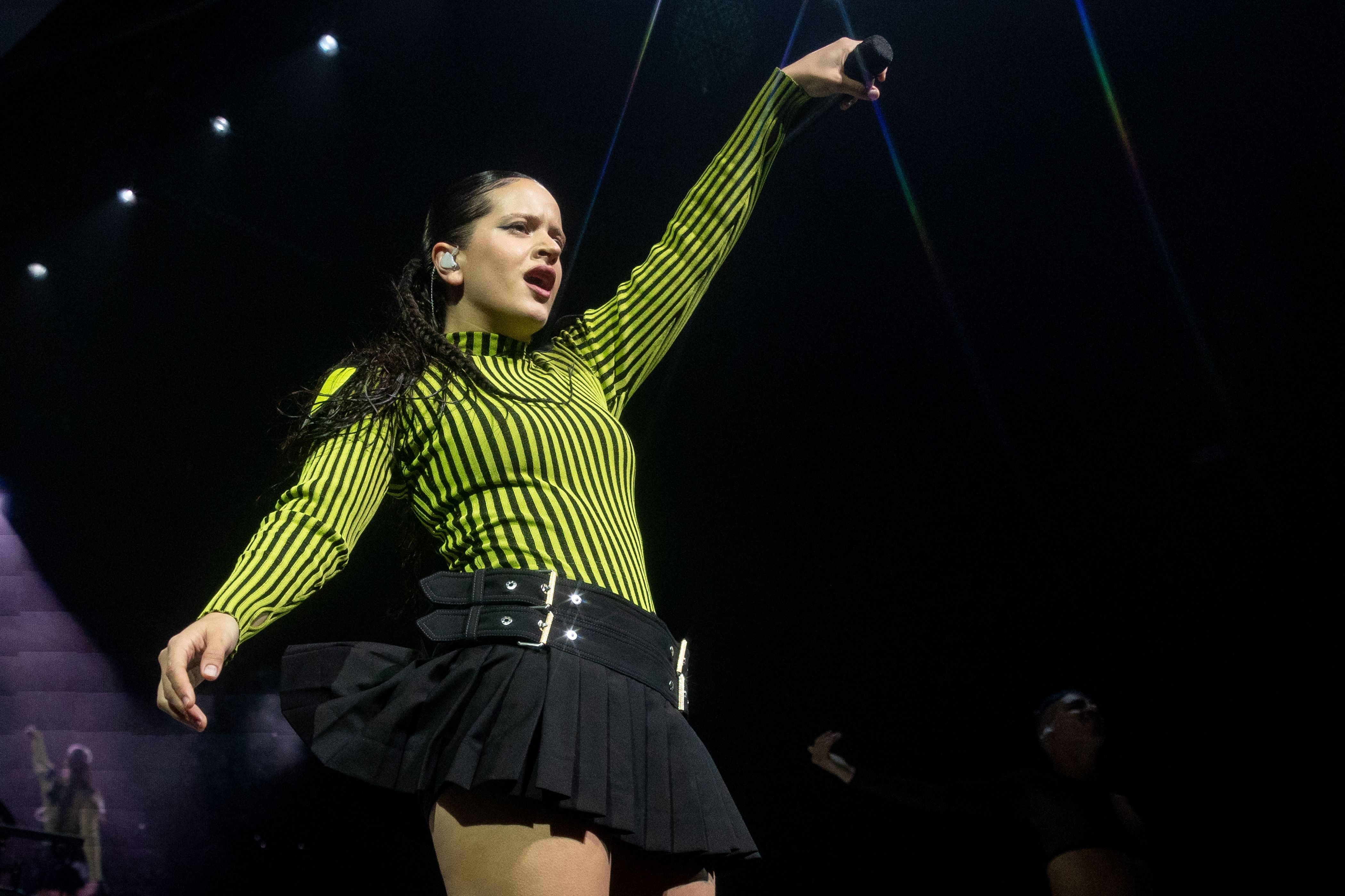 Rosalía durante concierto