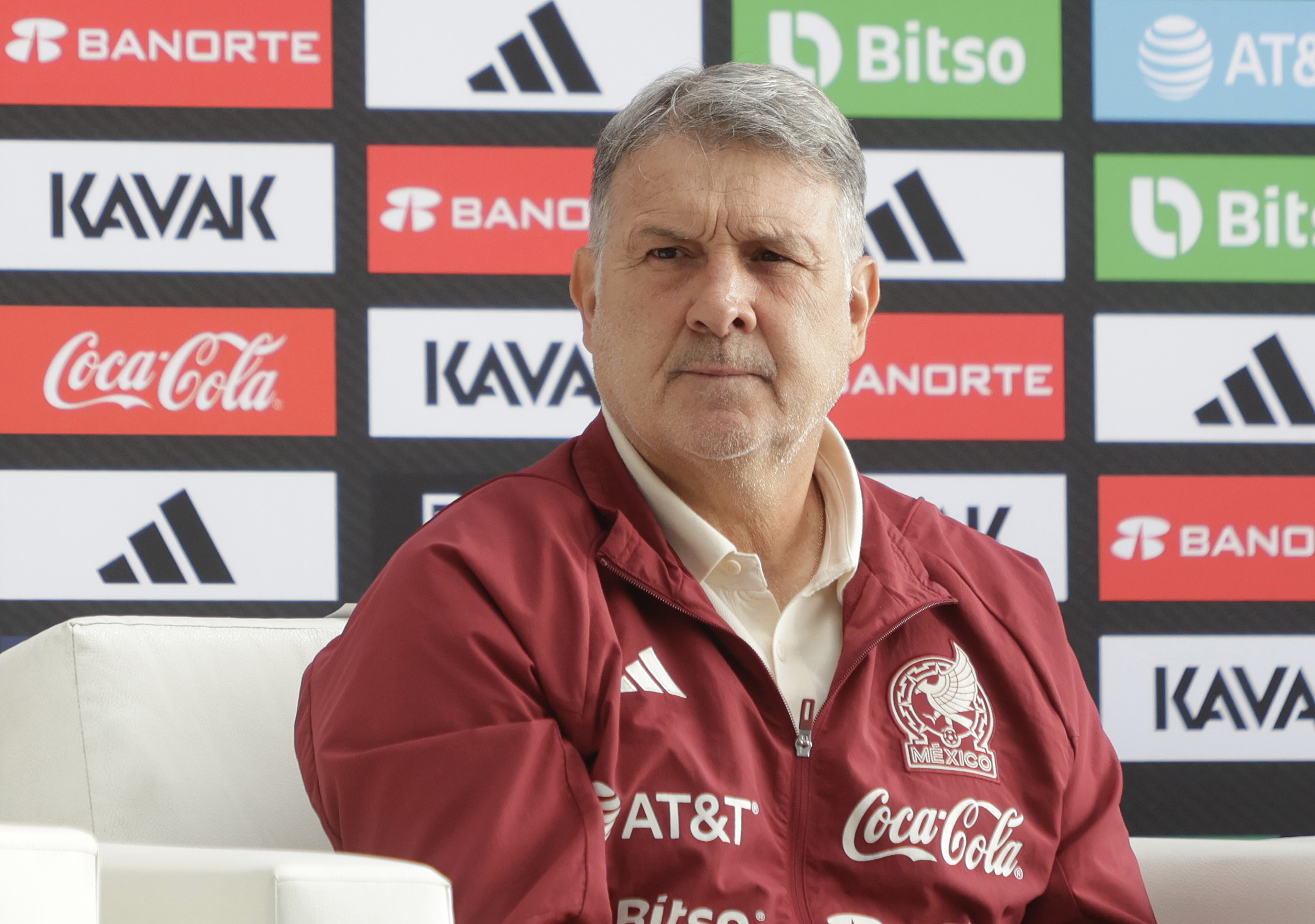 El técnico de la selección Mexicana, Gerardo Martino, participa en una rueda de prensa, hoy, en las instalaciones del la Federación Mexicana de Futbol. (Foto Prensa Libre: EFE)