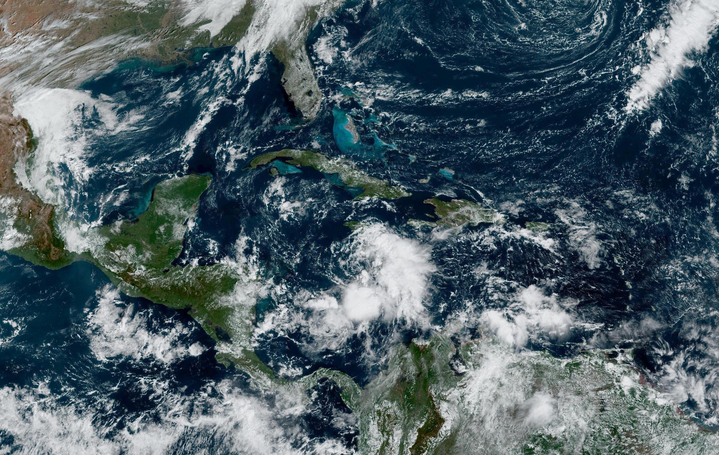 Se forma tormenta tropical Lisa, que tiene en alerta a Jamaica