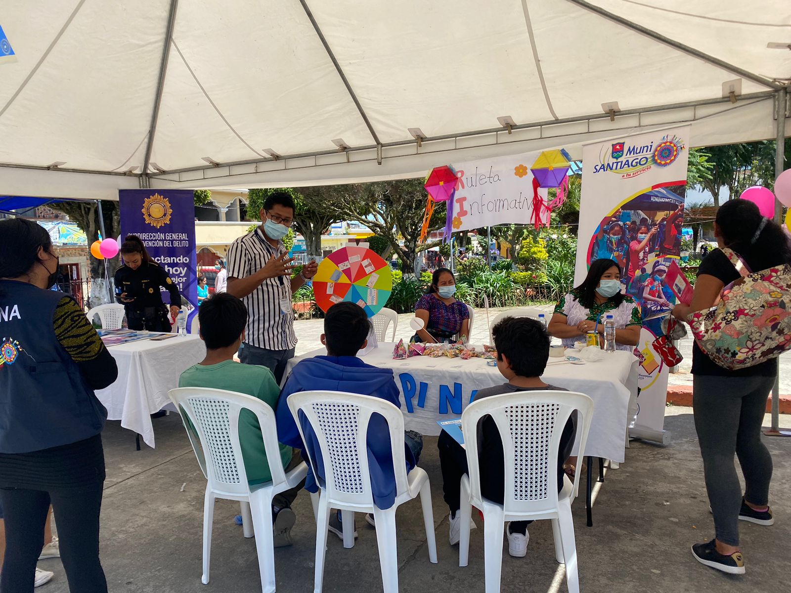 Estudiantes de Trabajo Social de la Usac organizaron junto con otras entidades una feria para prevenir embarazos a temprana edad. Foto cortesía. 