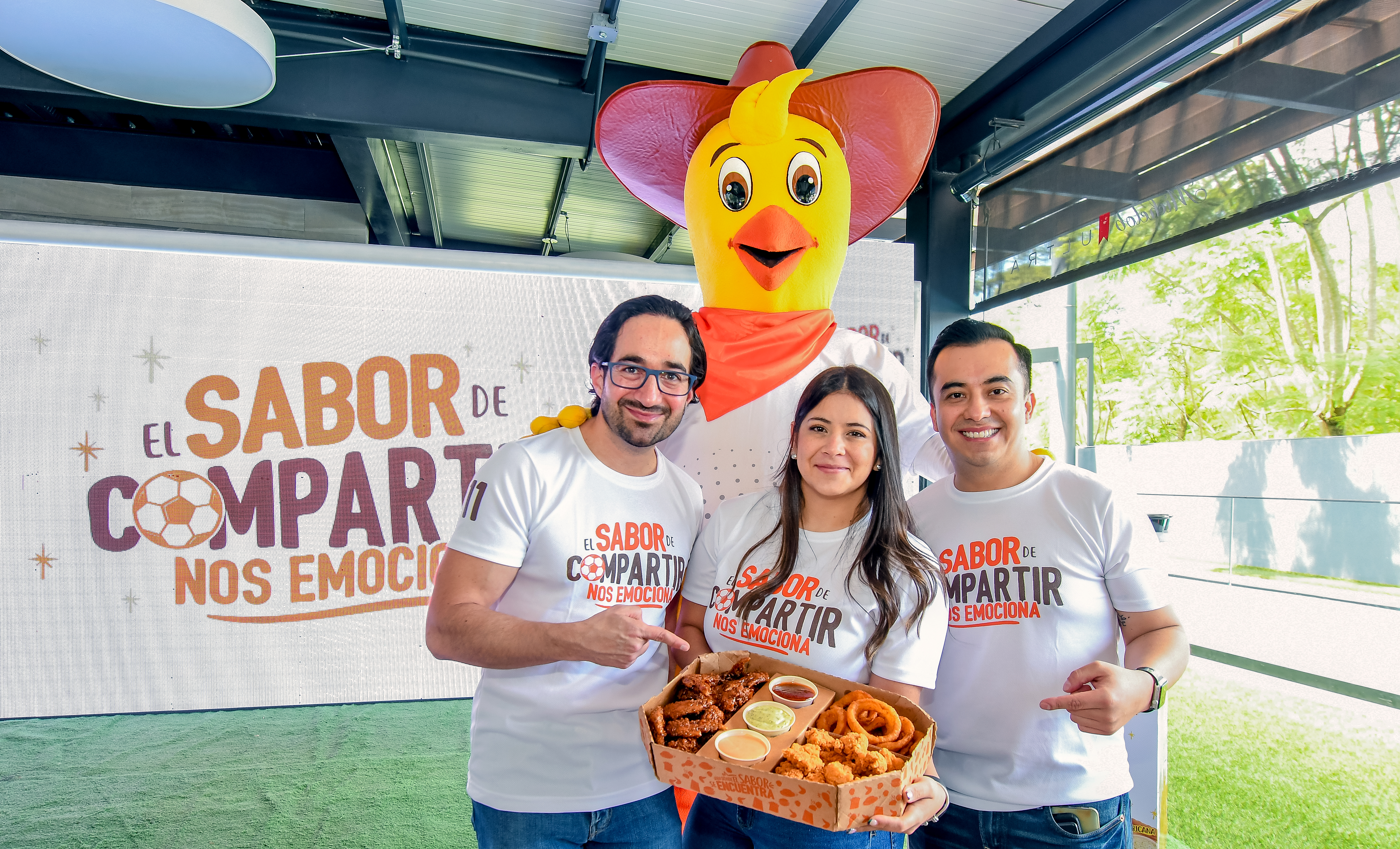 El banquete mundialero es el complemento perfecto para ver los partidos del mundial. Foto Prensa Libre: Sergio Muñoz