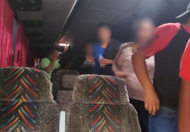 Migrantes en autobús