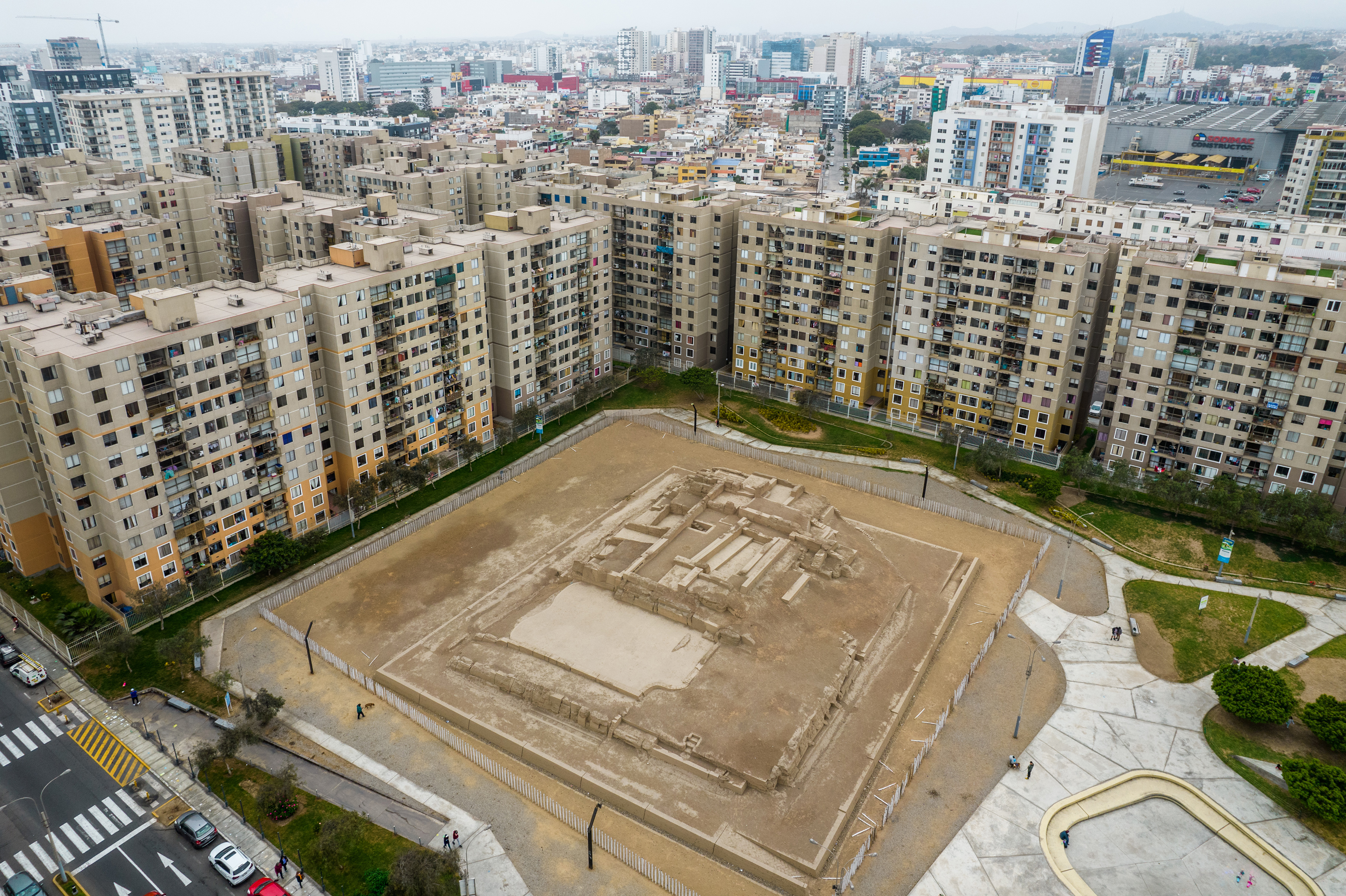 El sitio arqueológico precolombino de Huantinamarca en Lima, Perú, 2 de octubre de 2022. (Foto Prensa Libre: Marco Garro/The New York Times)