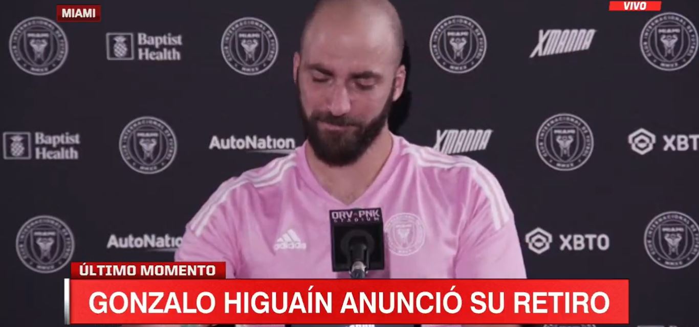 Gonzalo Higuaín en la conferencia de prensa donde anunció su retiro. (Foto Prensa Libre: Captura video)