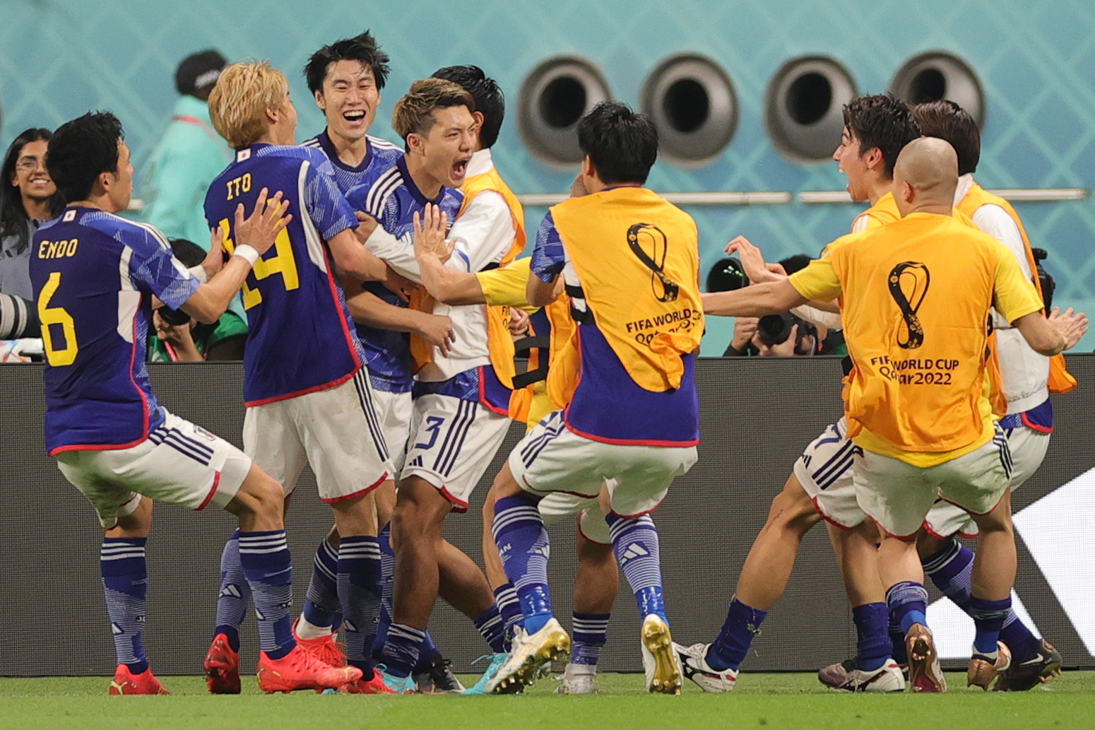 Ritsu Doan desató la locura nipona al anotar el gol del empate transitorio frente a Alemania. (Foto Prensa Libre: EFE)