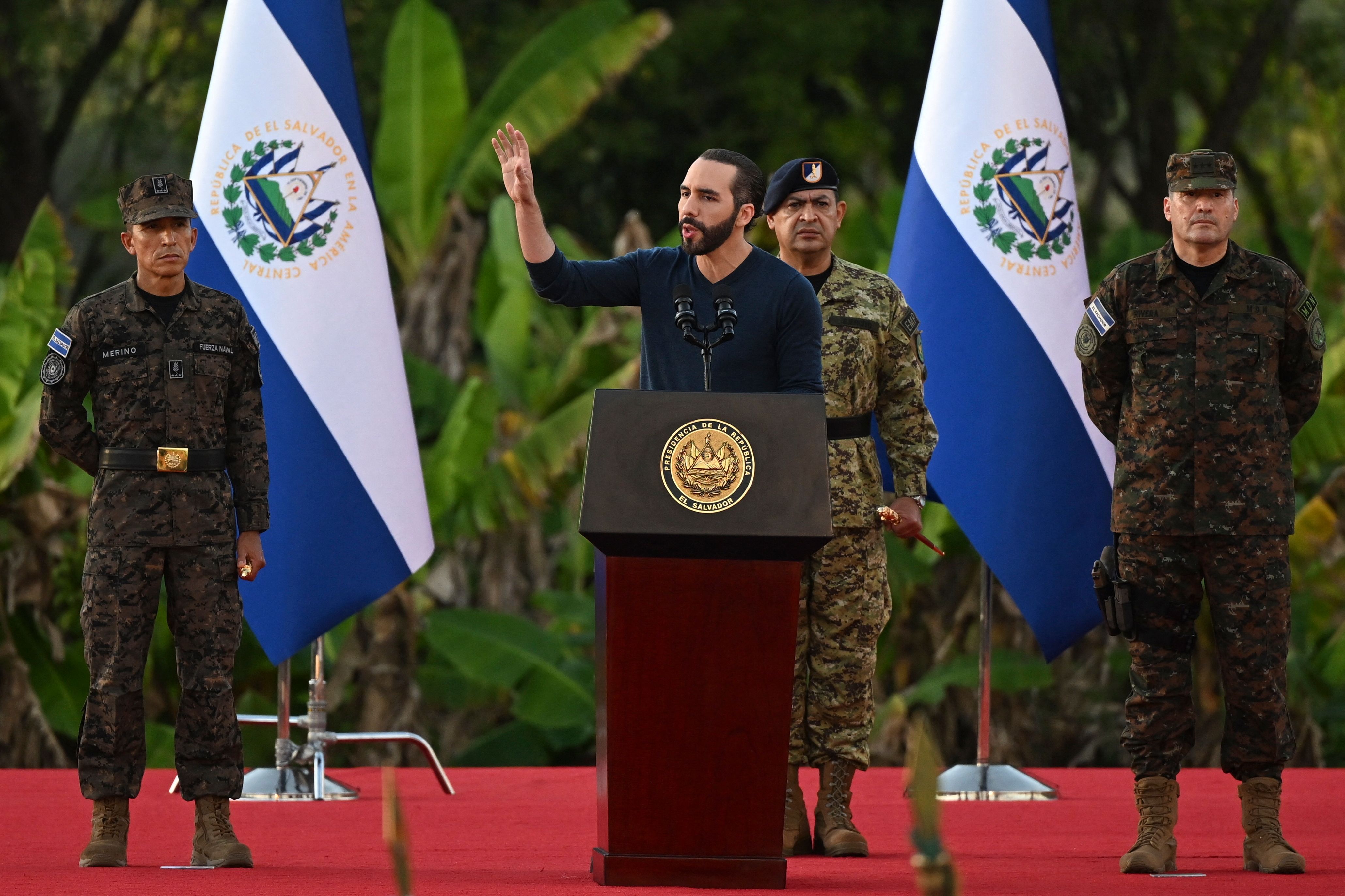 El discurso de Nayib Bukele publicado en redes sociales en el que asegura que están ganando la guerra contra las pandillas. (Foto Prensa Libre: Marvin RECINOS / AFP)