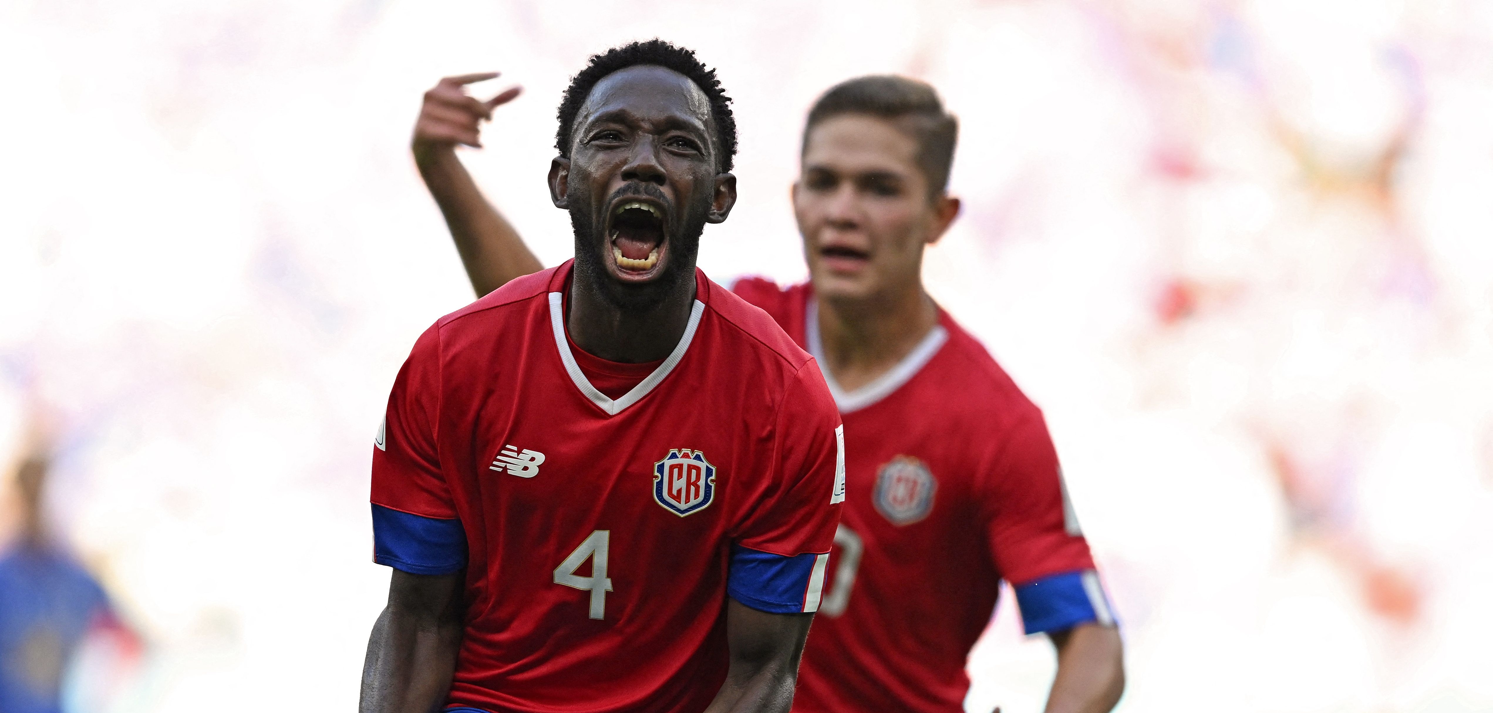 El defensor Keysher Fuller anotó un golazo para darle tres puntos importantes para Costa Rica. (Foto Prensa Libre: AFP)