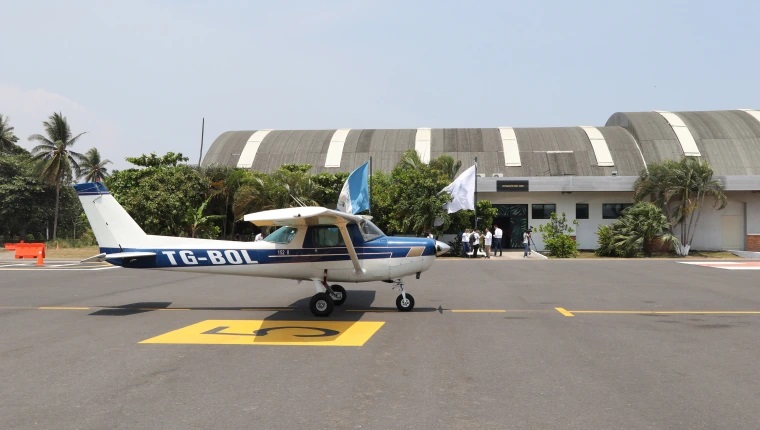 El Ministerio de Comunicaciones, Infraestructura y Vivienda (CIV), lanzó la licitación pública para la construcción de infraestructura del aeropuerto de San José, Escuintla, y su habilitación como terminal de carga aérea. (Foto Prensa Libre: Hemeroteca PL).