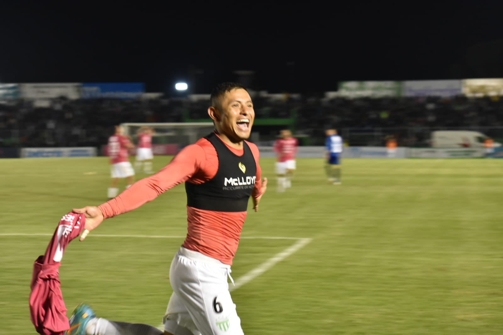 Carlos Mejía fue la figura del encuentro. Asistencia y gol ante Comunicaciones. (Foto Prensa Libre: Cristian Menéndez)