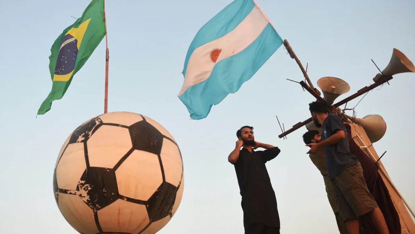 Hinchas falsos en Qatar