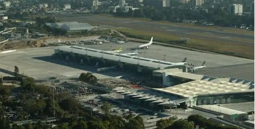 Aerolíneas han cuestionado a la DGAC por daños a la infraestructura aeroportuaria. (Foto Prensa Libre: Hemeroteca PL)